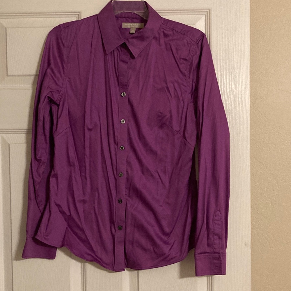 Banana Republic Women’s Orchid Colored Button-Up Shirt